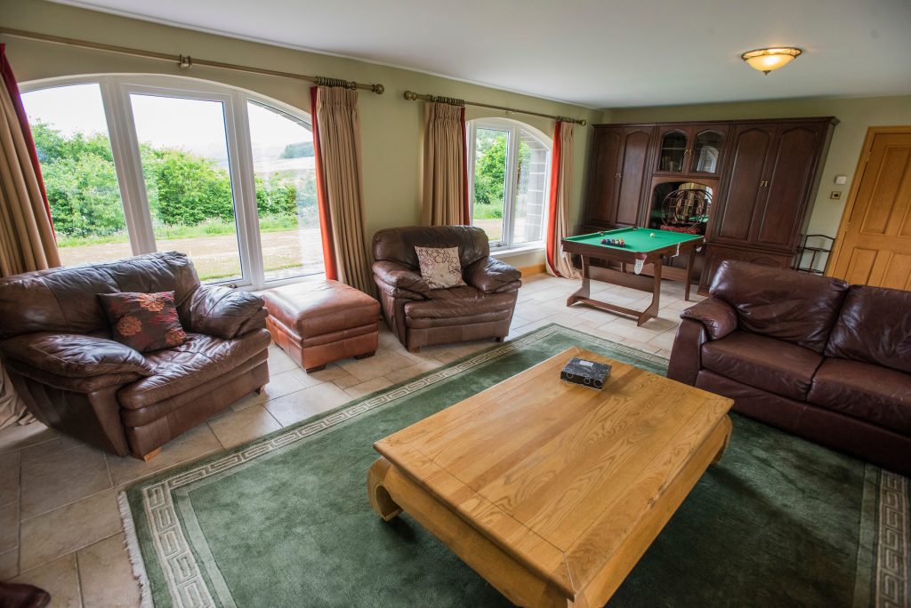 Spacious sitting room at Croit Na Greine Cottage near Aberfeldy